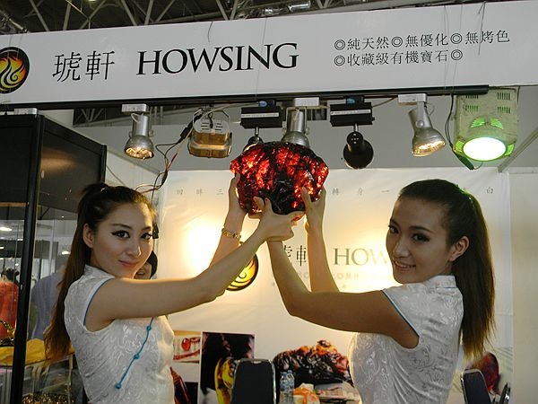 琥珀品牌策劃,珠寶品牌策劃,琥珀形象設(shè)計(jì),琥珀商業(yè)攝影